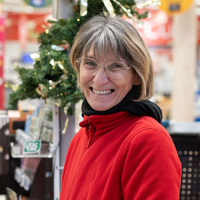 Dame en formation handiwork